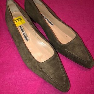 Women’s Manolo Blahnik Suede Shoes